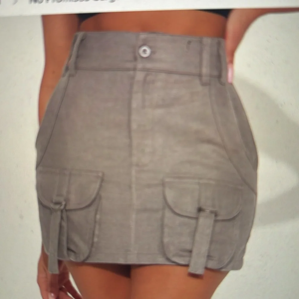 ❤️2/$15 or 3/$21❤️NWT Fashion Nova Grey No Promises Cargo Mini Skirt, Size XL - Picture 2 of 13